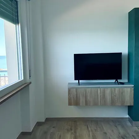 P022 - Porto Recanati, Nuovissimo Bilocale Fronte Mare Apartament *